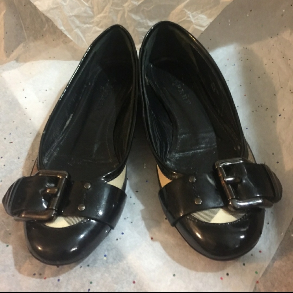 Burberry black flats